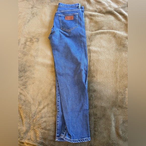 Wrangler Cropped Straight High Waist Jeans - Picture 3 of 5